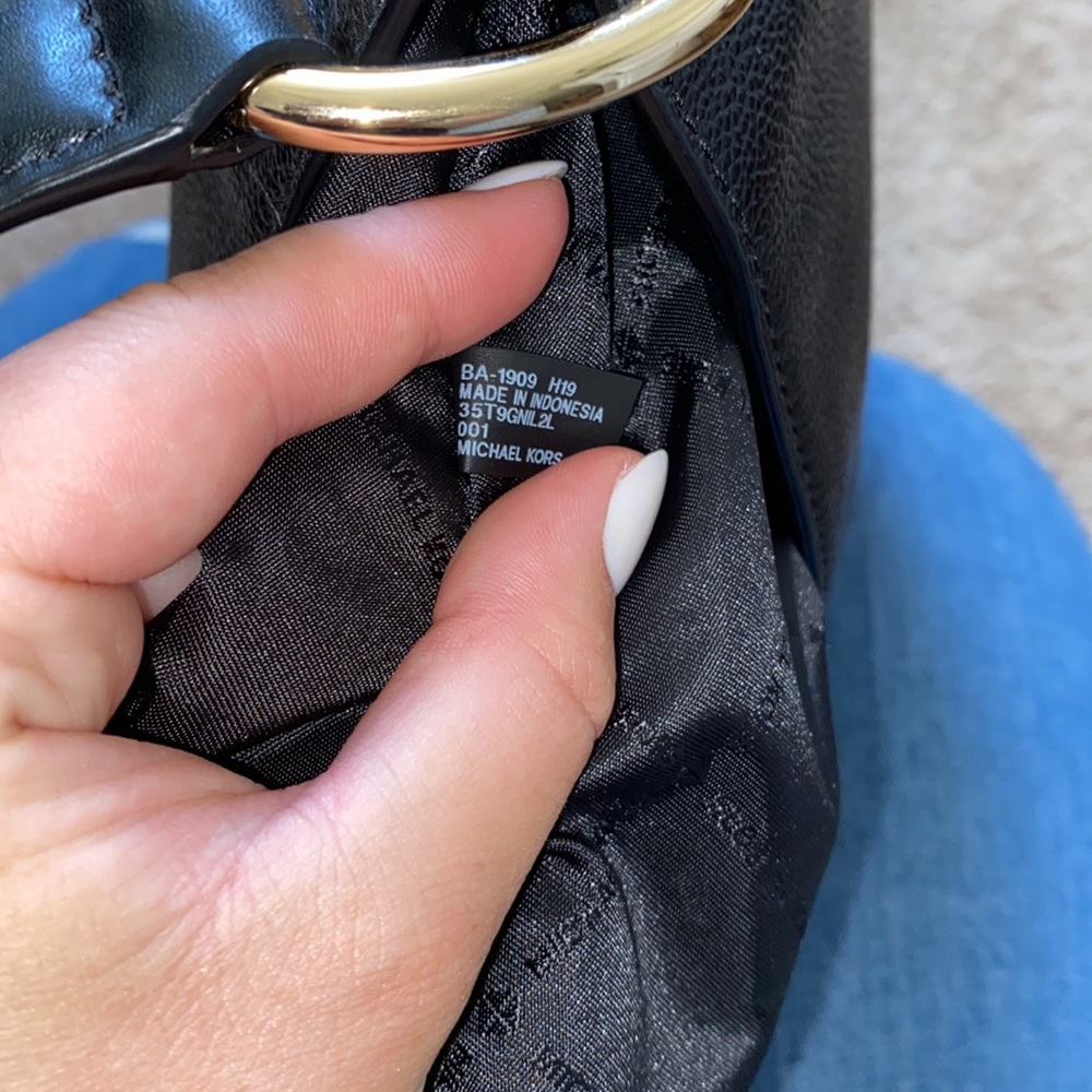 Michael Kors Nicole Leather Shoulder Bag - Picture 6 of 9